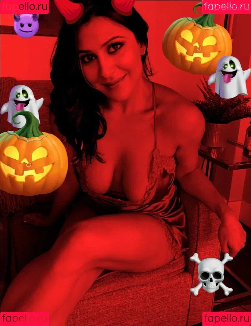 Damini Arora Onlyfans Photo Gallery 