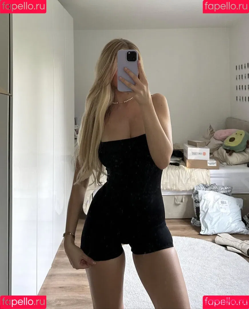 Hannah Maria Onlyfans Photo Gallery 