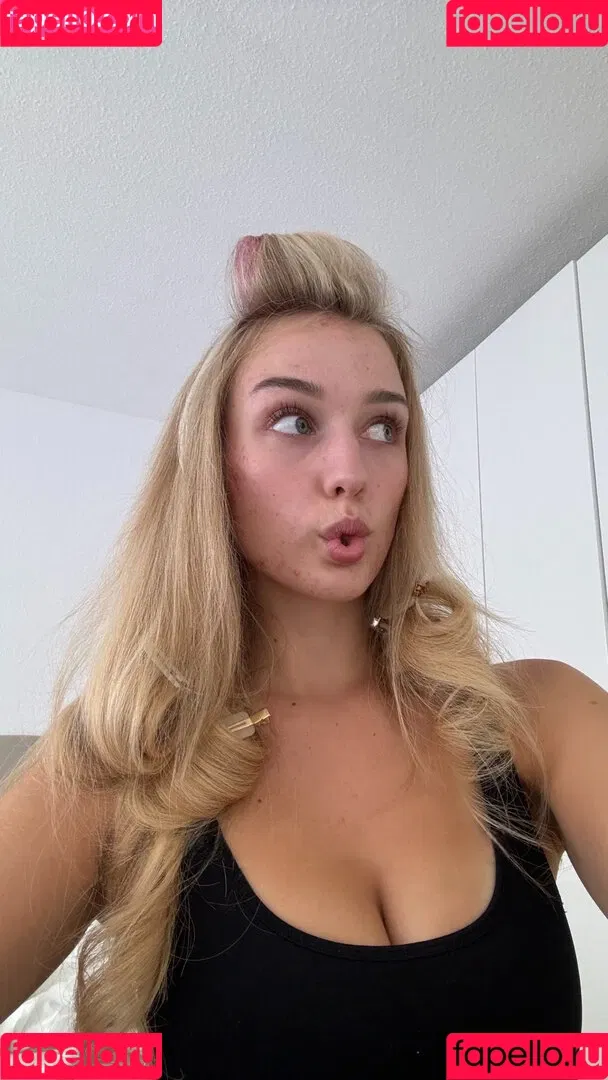 Hannah Maria Onlyfans Photo Gallery 