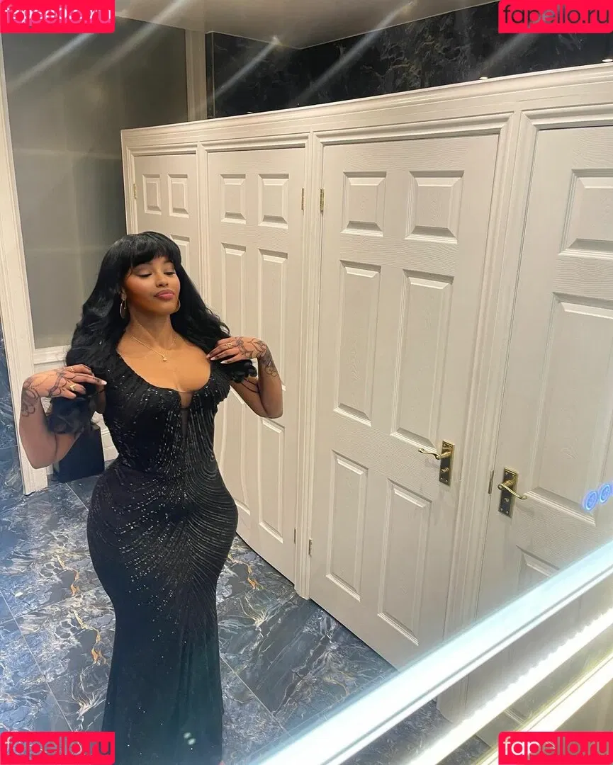 Hourglassebony23 Onlyfans Photo Gallery 