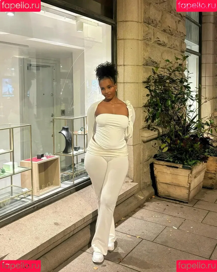 Hourglassebony23 Onlyfans Photo Gallery 