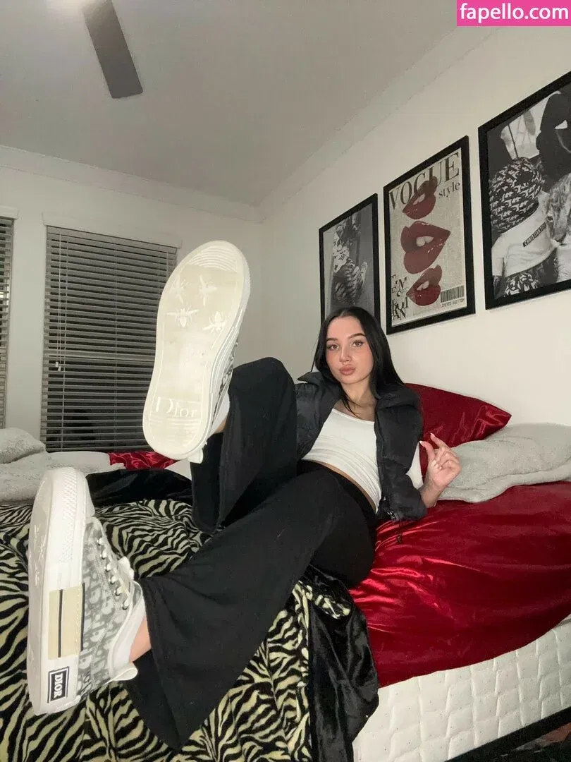 Goddess Nova Onlyfans Photo Gallery 