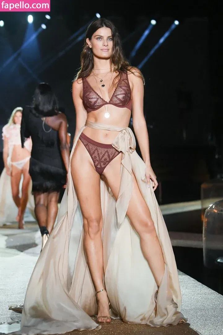 Isabeli Fontana Onlyfans Photo Gallery 