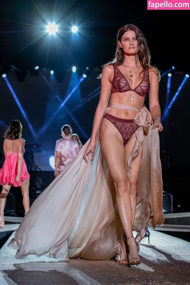 Isabeli Fontana Onlyfans Photo Gallery 