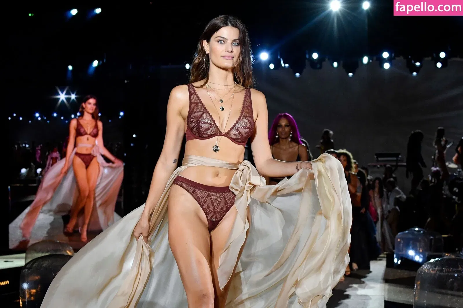 Isabeli Fontana Onlyfans Photo Gallery 