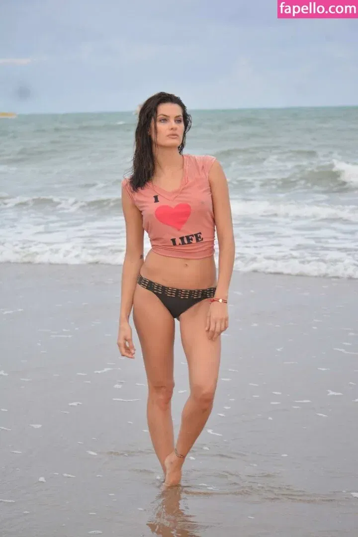 Isabeli Fontana Onlyfans Photo Gallery 