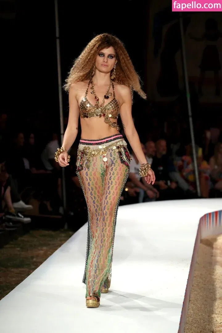 Isabeli Fontana Onlyfans Photo Gallery 