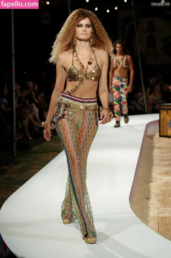 Isabeli Fontana Onlyfans Photo Gallery 