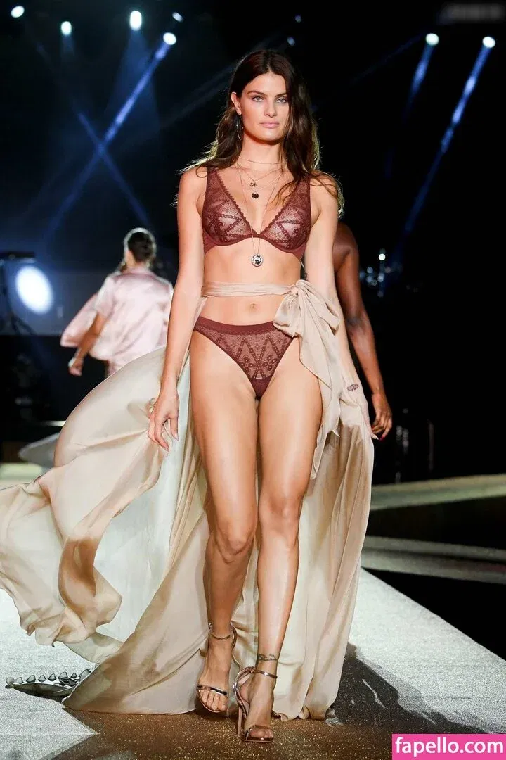 Isabeli Fontana Onlyfans Photo Gallery 