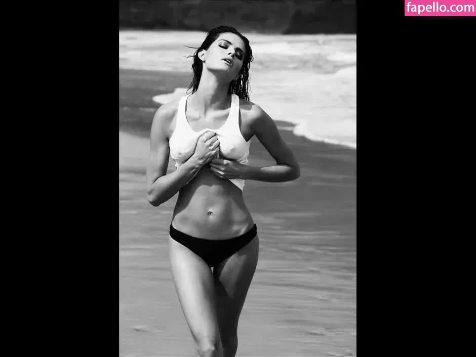 Isabeli Fontana Onlyfans Photo Gallery 