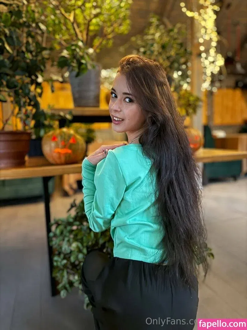 mollylo Onlyfans Photo Gallery 