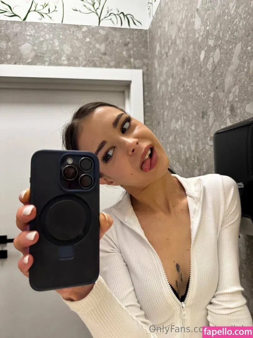 mollylo Onlyfans Photo Gallery 