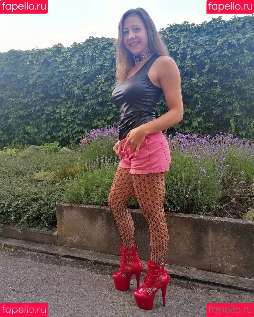 muc.model Onlyfans Photo Gallery 