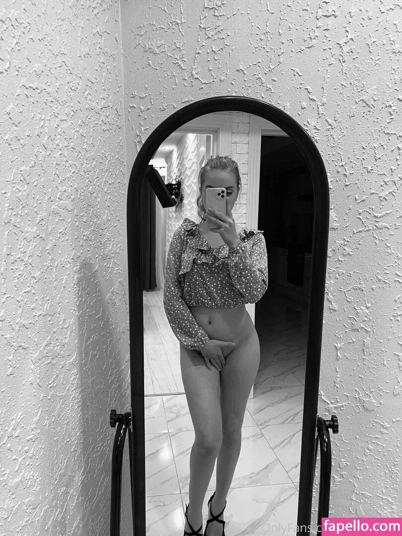 Flavia_46 Onlyfans Photo Gallery 