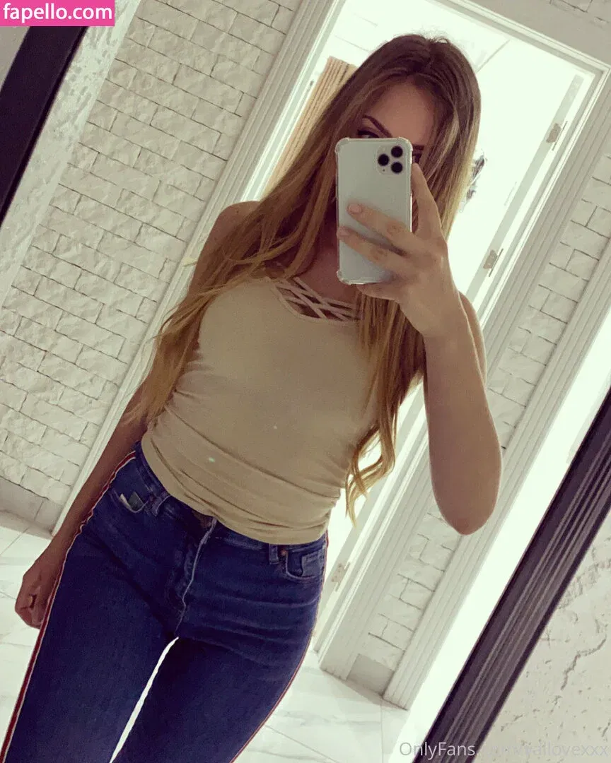 Flavia_46 Onlyfans Photo Gallery 