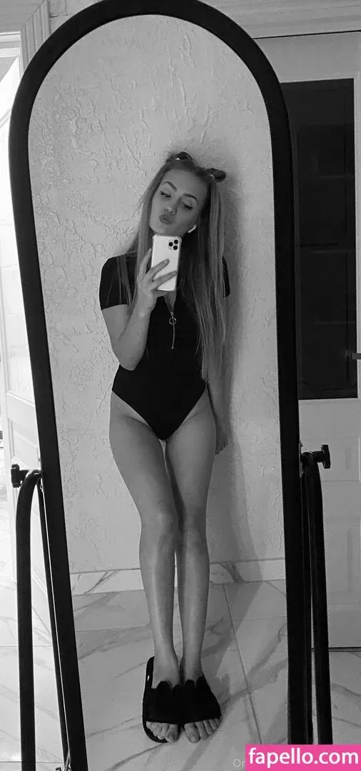 Flavia_46 Onlyfans Photo Gallery 