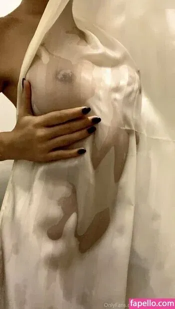 dorasexplorer / Darsy Onlyfans Photo Gallery 