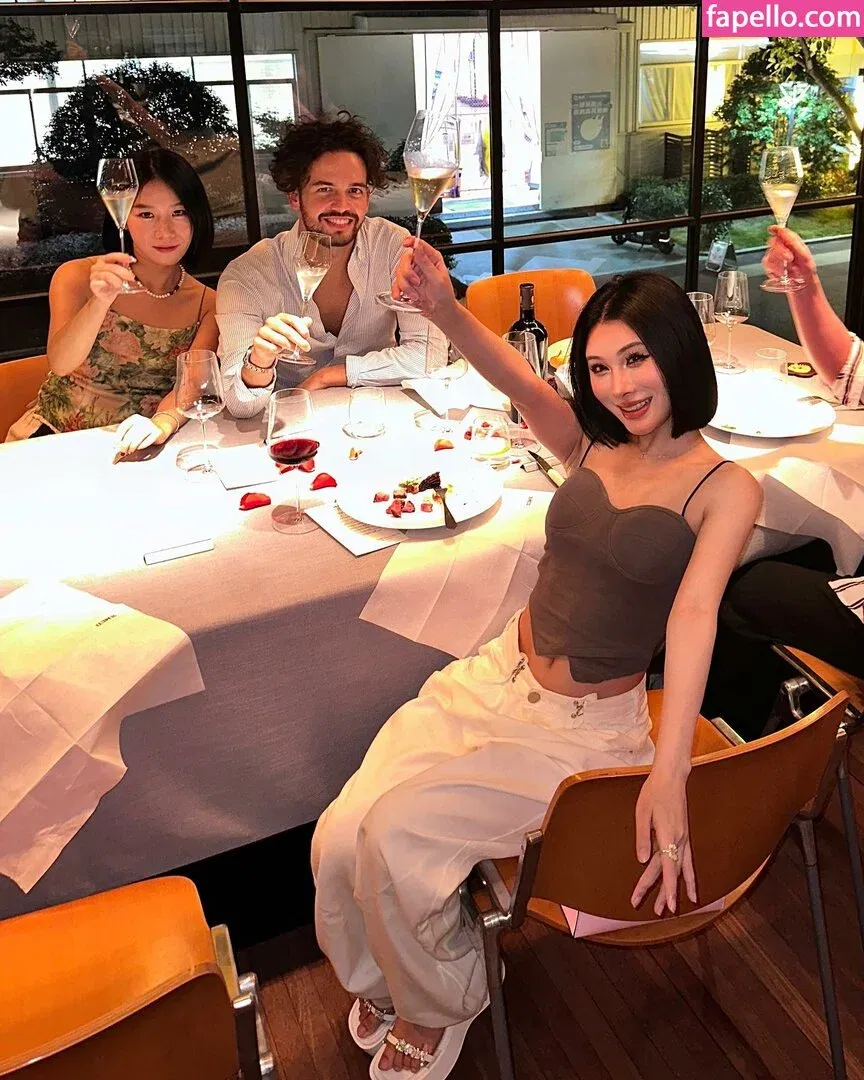 Ivy Ai.lin20_ Onlyfans Photo Gallery 