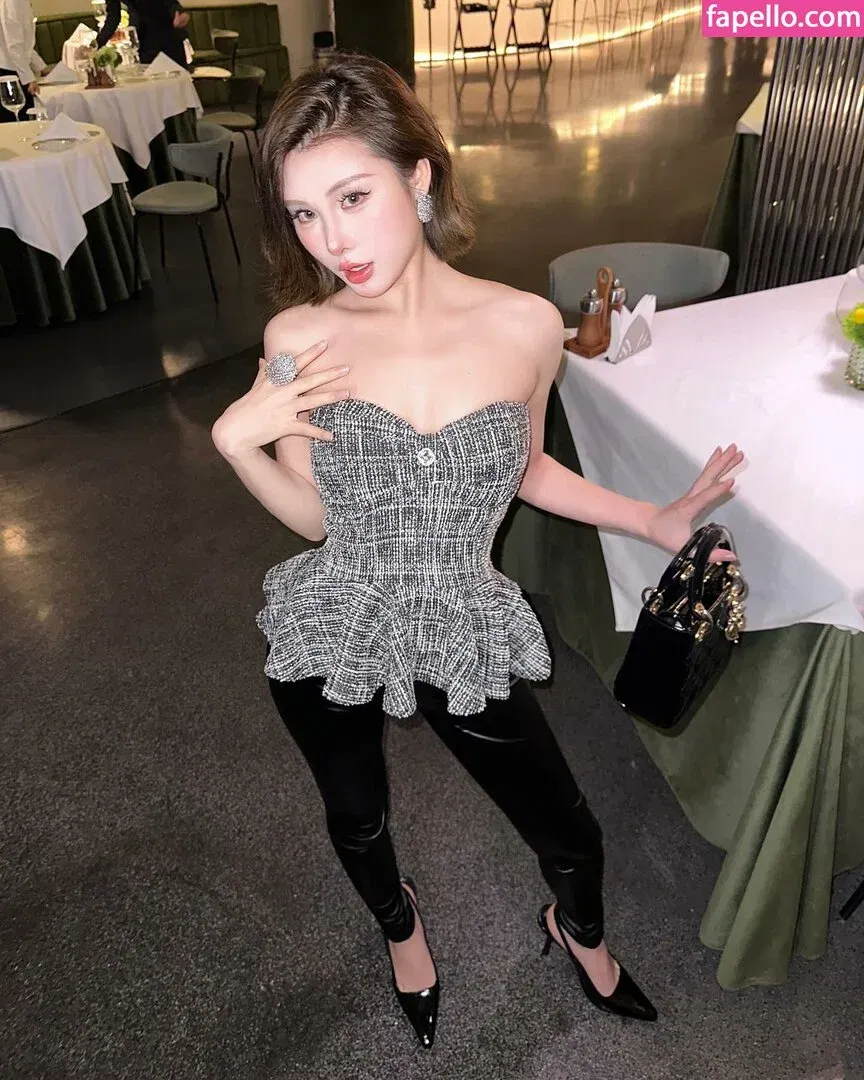 Ivy Ai.lin20_ Onlyfans Photo Gallery 