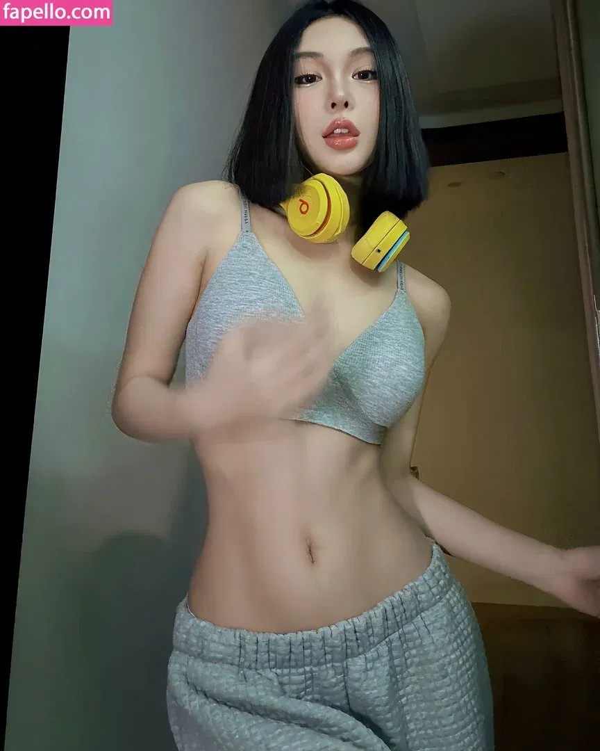 Ivy Ai.lin20_ Onlyfans Photo Gallery 