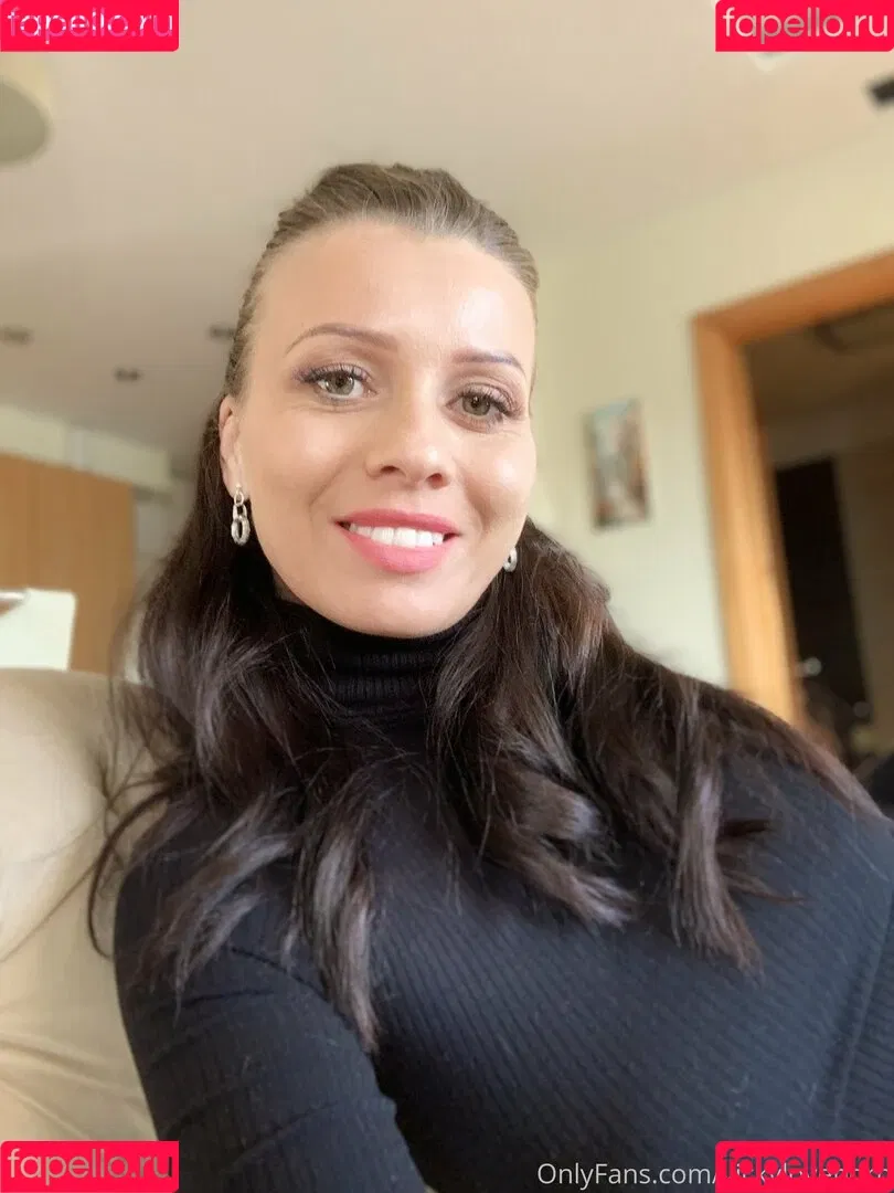 vickyloveporn Onlyfans Photo Gallery 