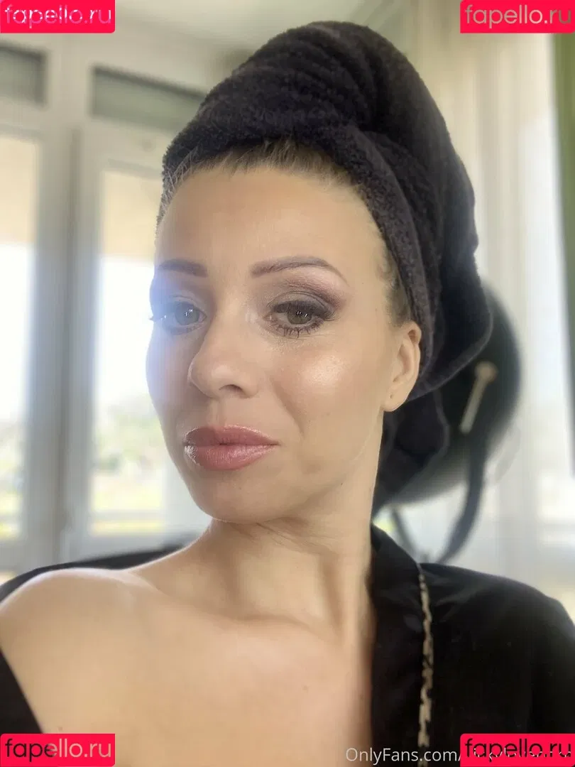 vickyloveporn Onlyfans Photo Gallery 