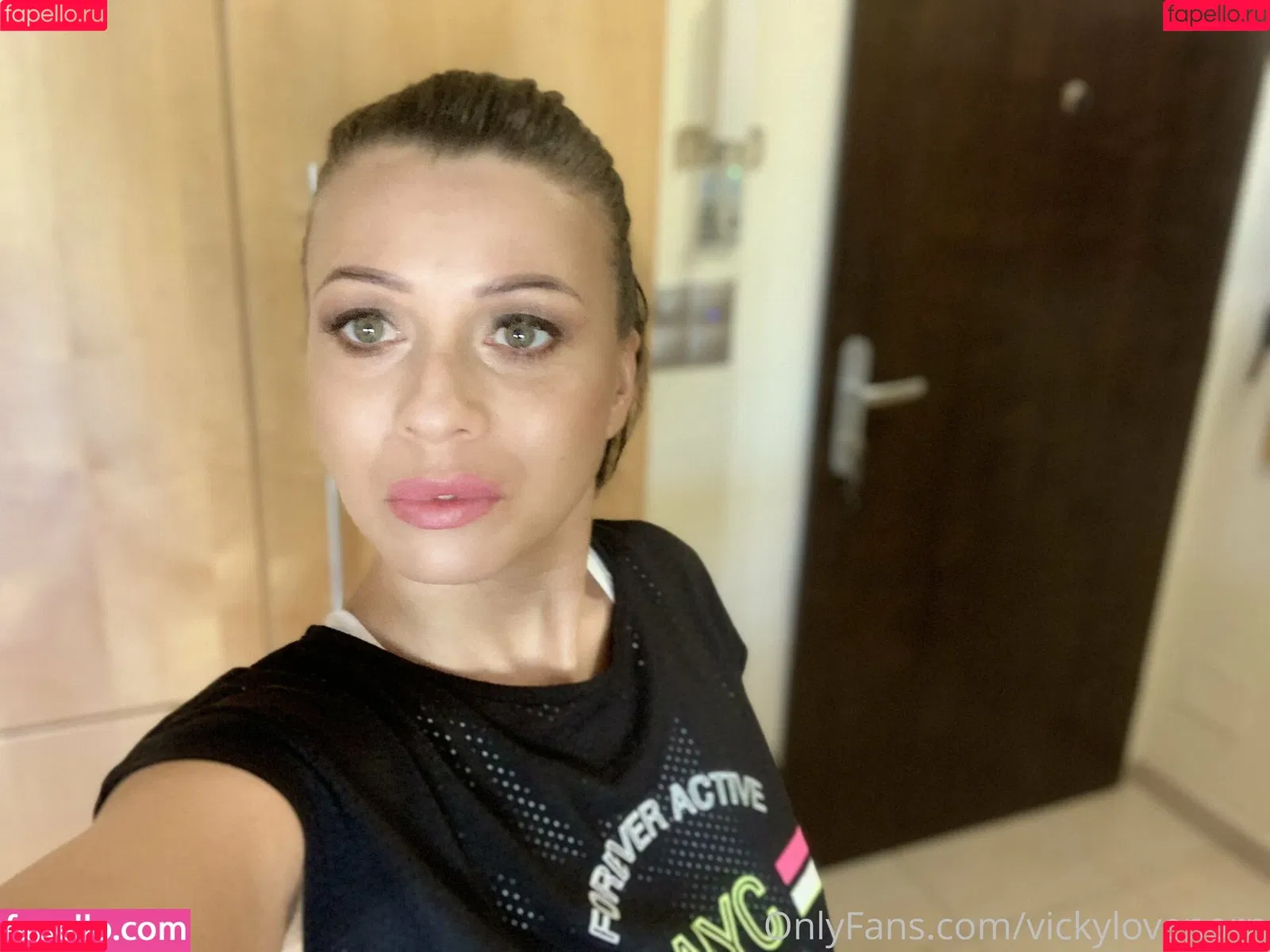 vickyloveporn Onlyfans Photo Gallery 