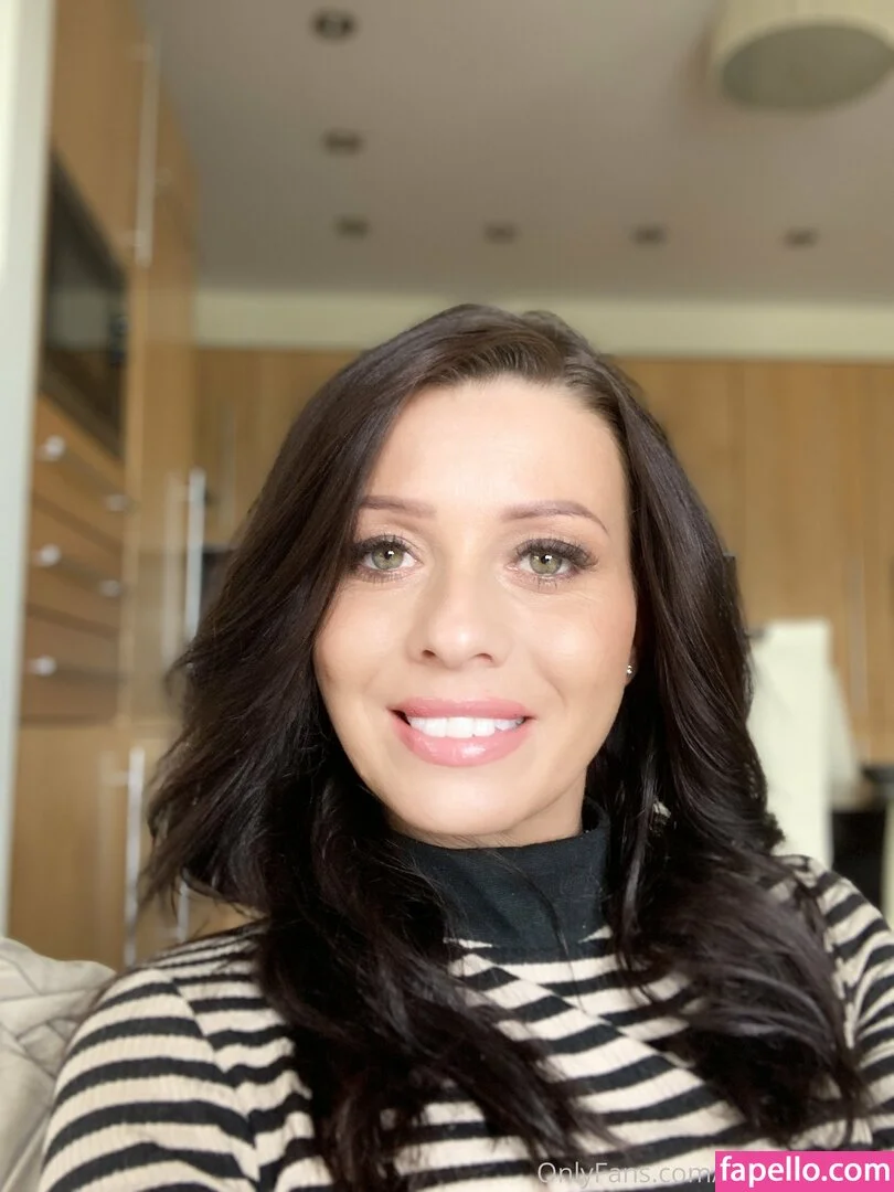 vickyloveporn Onlyfans Photo Gallery 