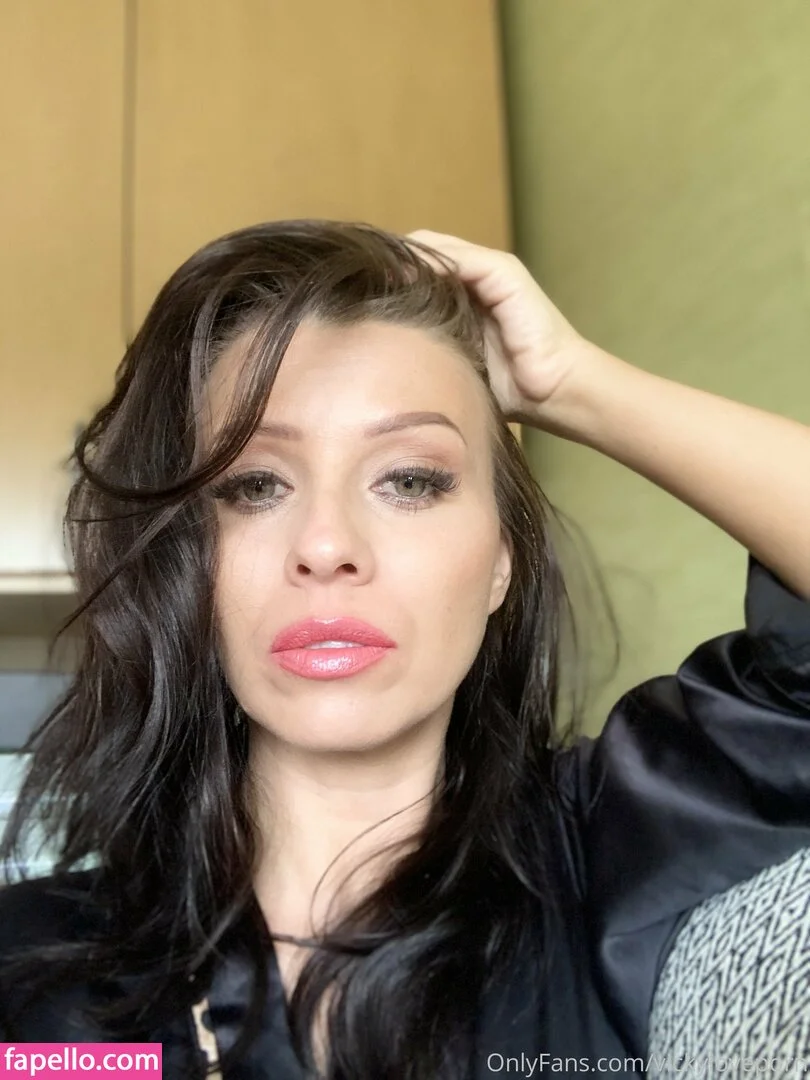 vickyloveporn Onlyfans Photo Gallery 