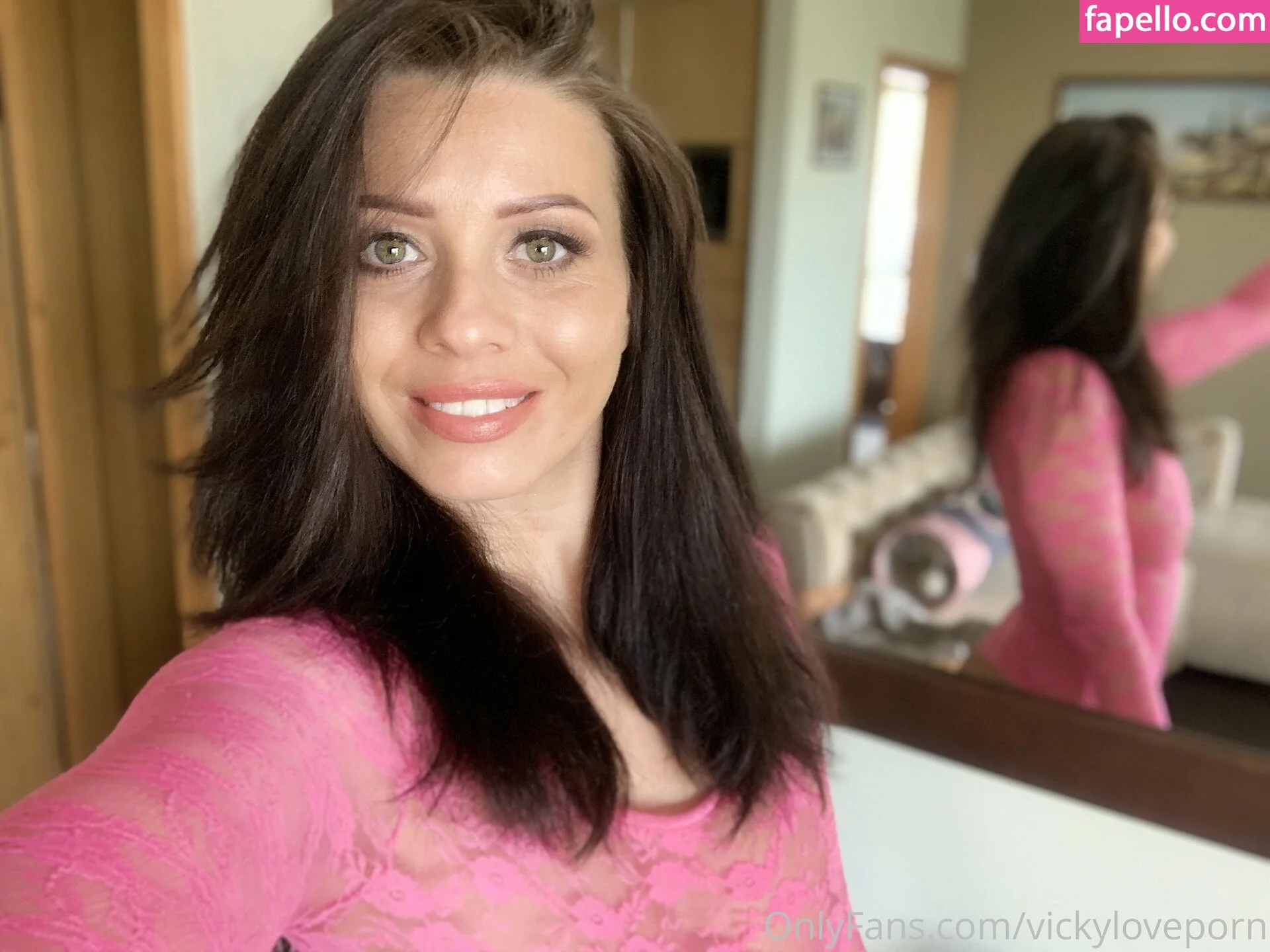 vickyloveporn Onlyfans Photo Gallery 