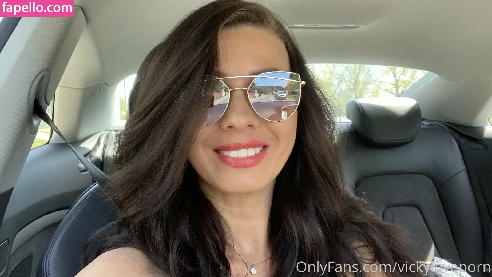 vickyloveporn Onlyfans Photo Gallery 