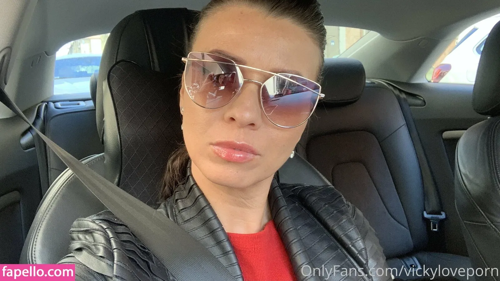 vickyloveporn Onlyfans Photo Gallery 