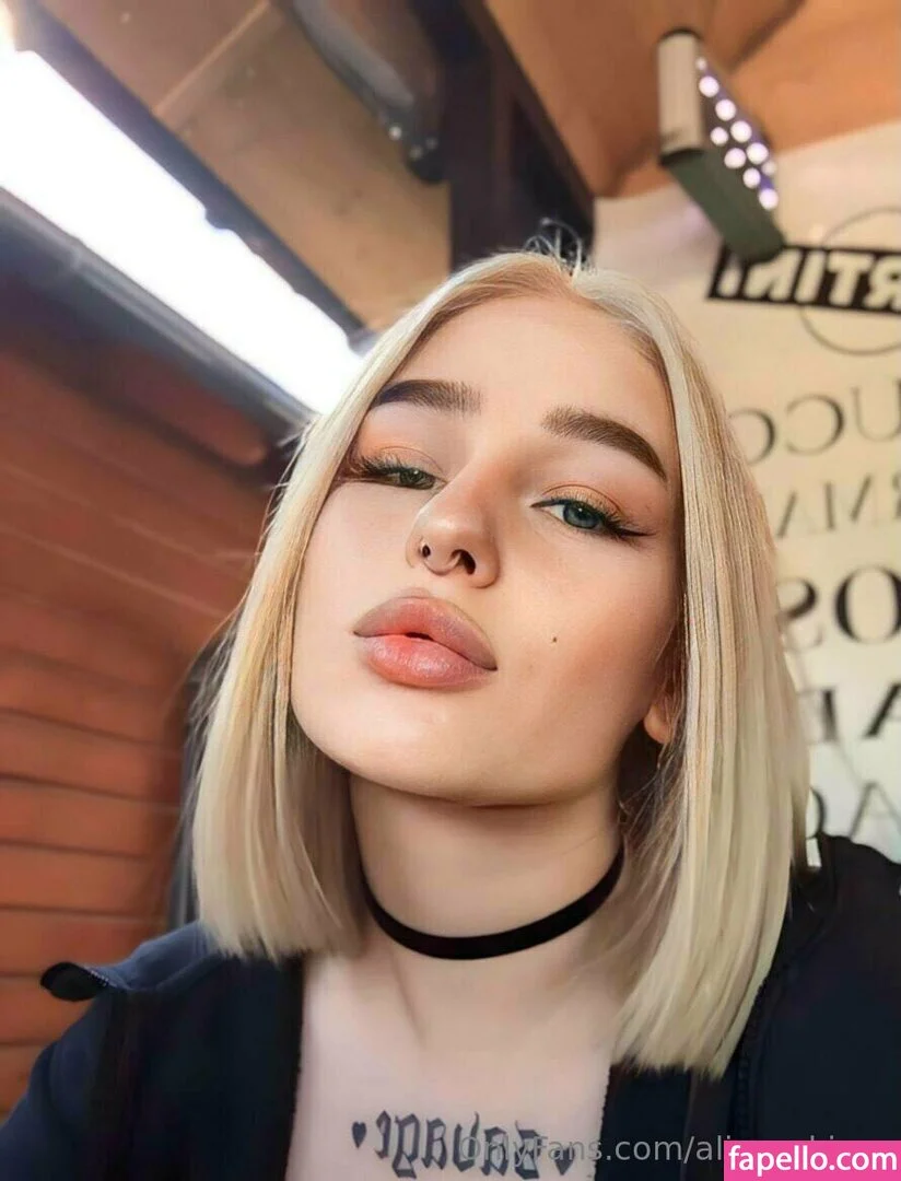 Alice_Kisss Onlyfans Photo Gallery 