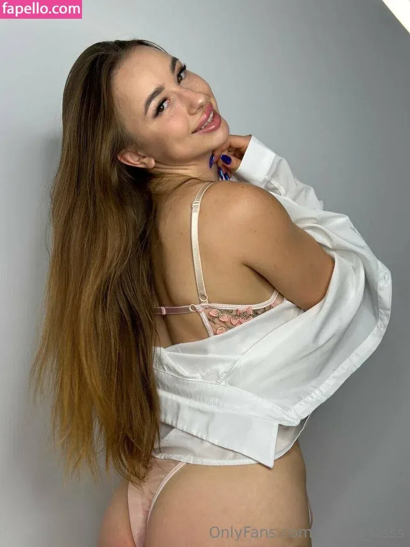 Alice_Kisss Onlyfans Photo Gallery 