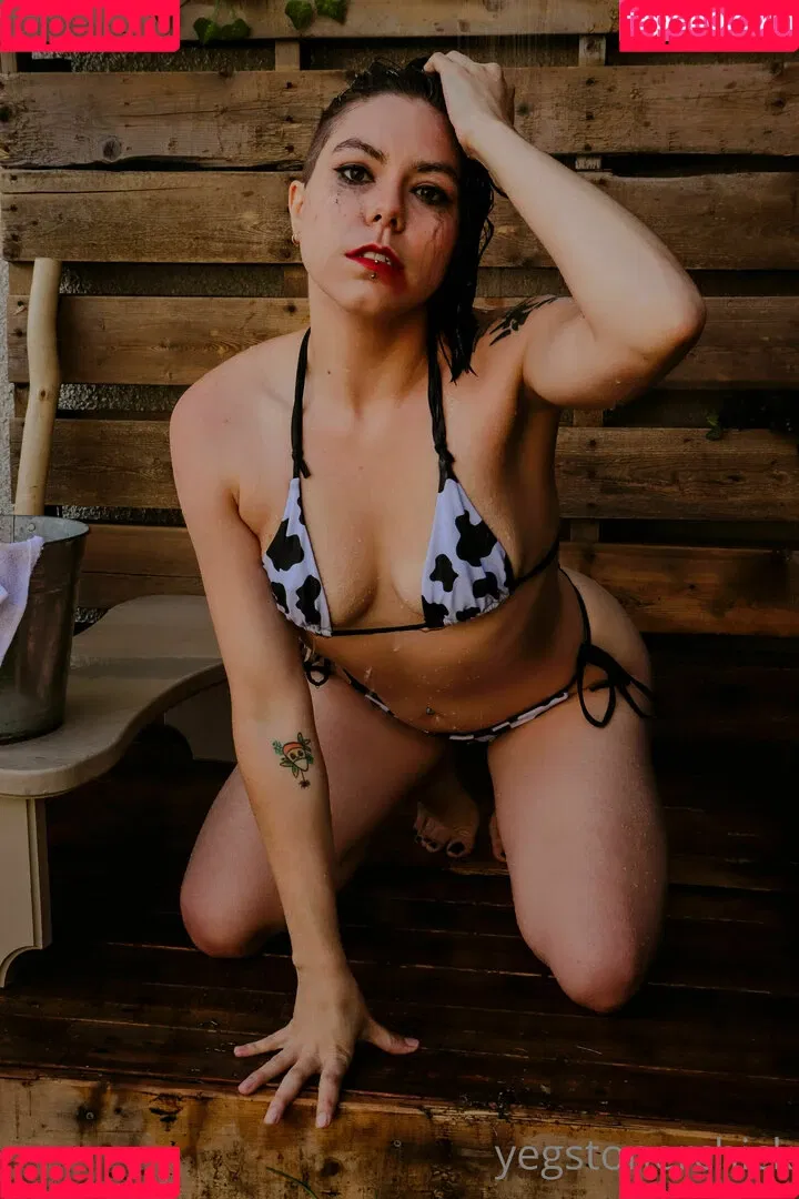 yegstonerchick Onlyfans Photo Gallery 