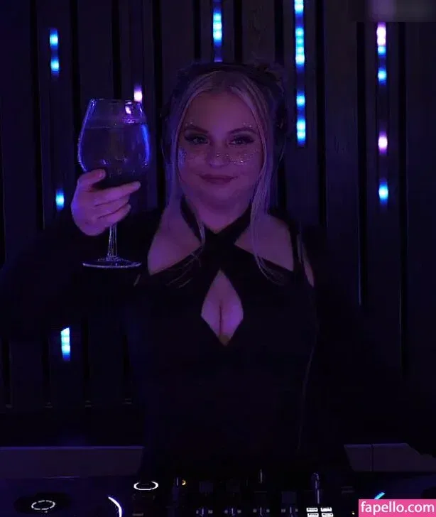 Narilah Onlyfans Photo Gallery 