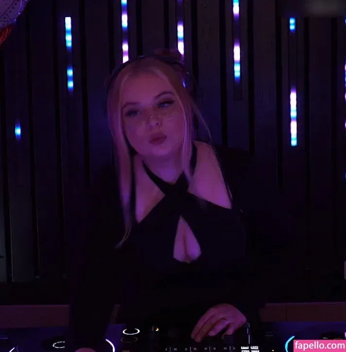 Narilah Onlyfans Photo Gallery 