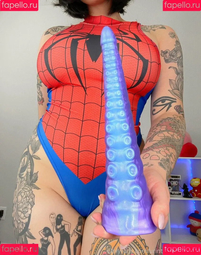 naomithenerdfree Onlyfans Photo Gallery 