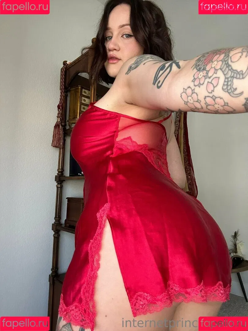 naomithenerdfree Onlyfans Photo Gallery 