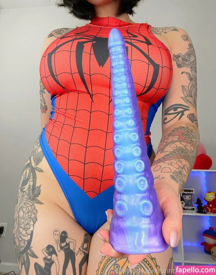 naomithenerdfree Onlyfans Photo Gallery 