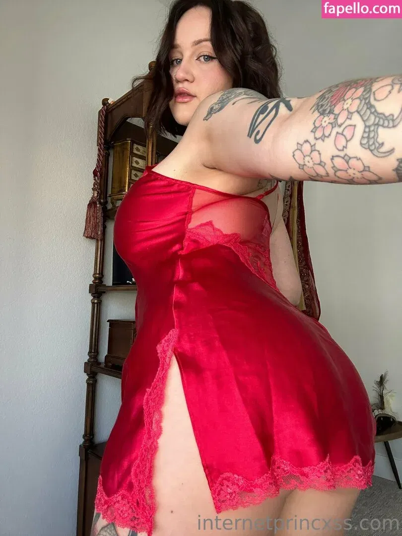 naomithenerdfree Onlyfans Photo Gallery 