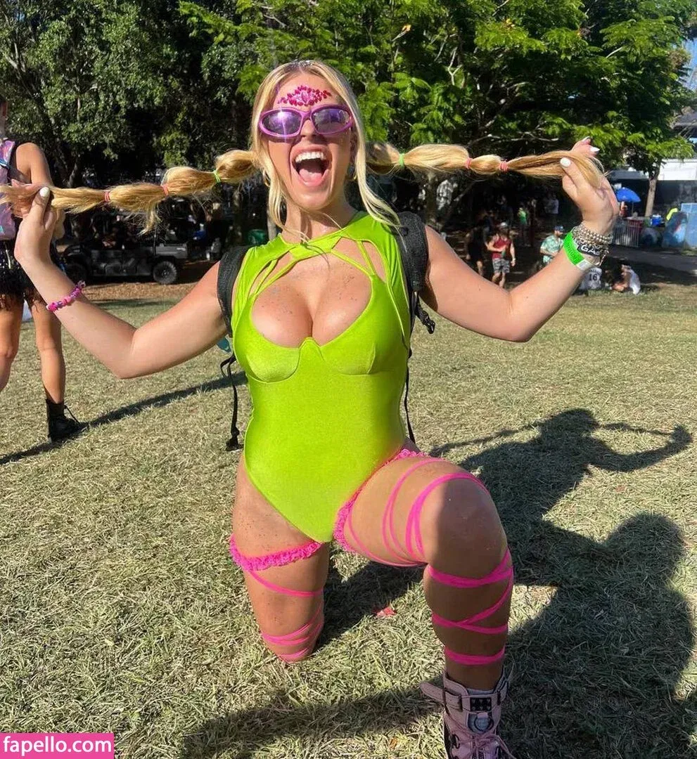 Xandra Pohl Onlyfans Photo Gallery 