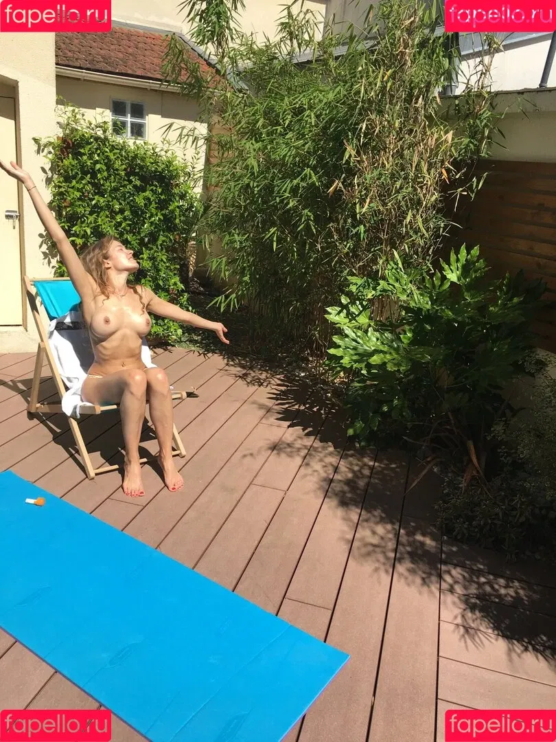 Élodie Fontan Onlyfans Photo Gallery 