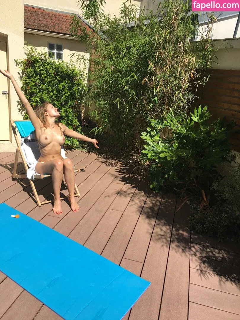 Élodie Fontan Onlyfans Photo Gallery 