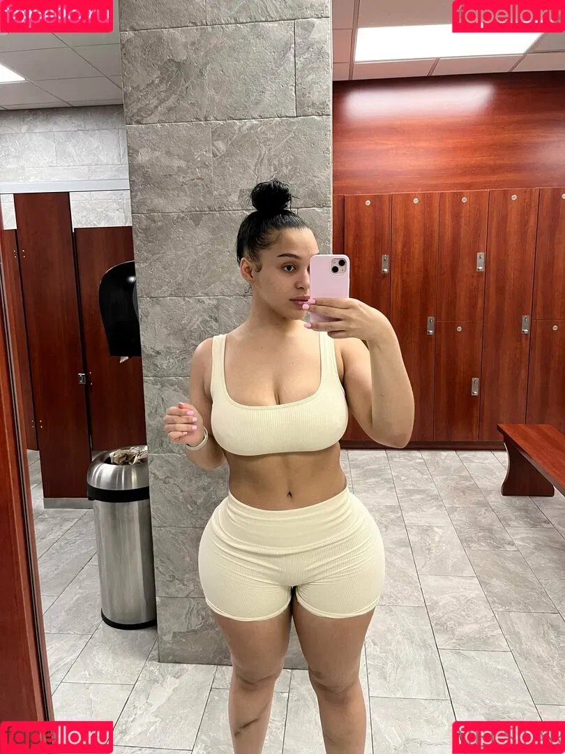 neljassenia Onlyfans Photo Gallery 
