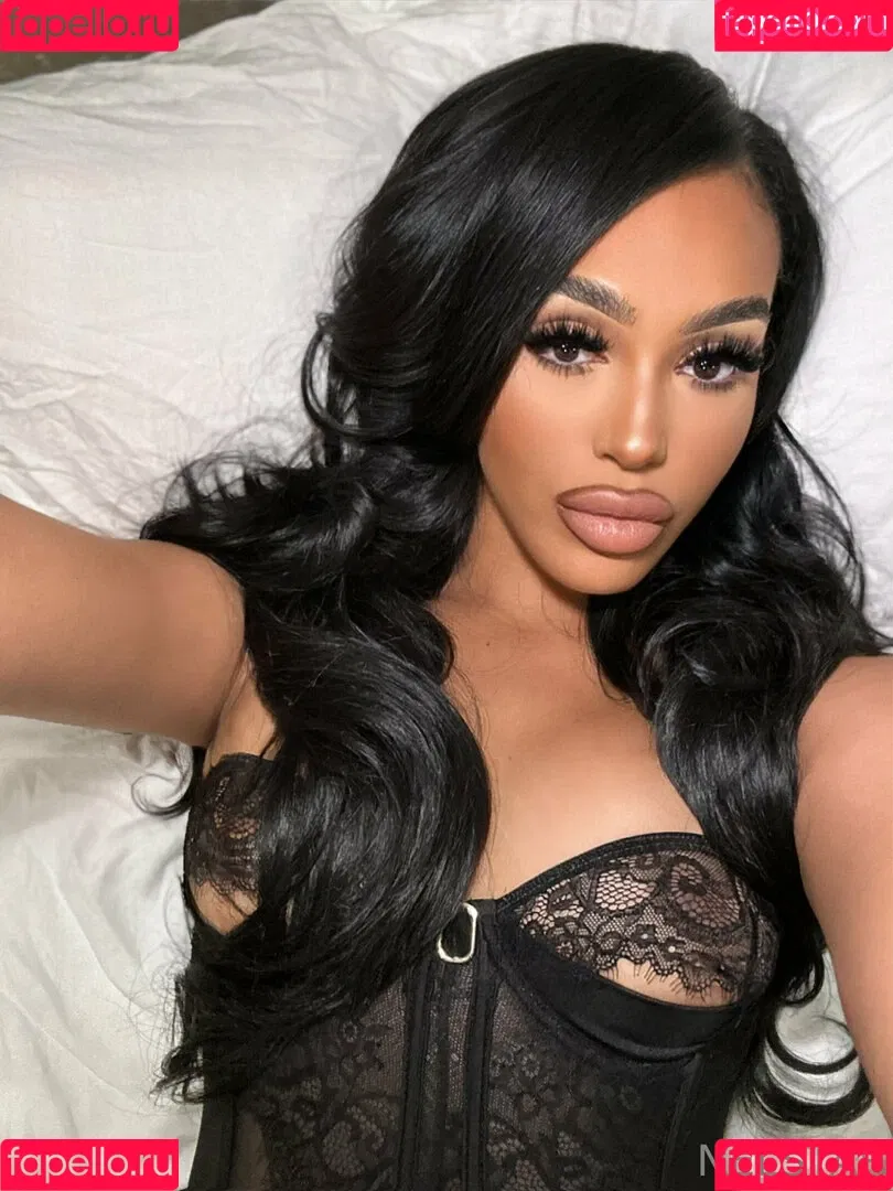neljassenia Onlyfans Photo Gallery 