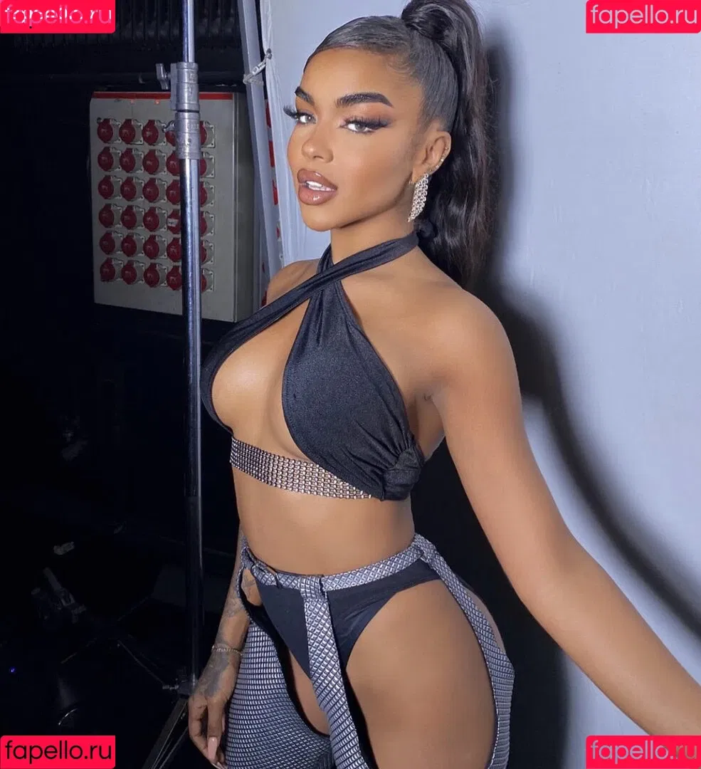 Alicia Awa Onlyfans Photo Gallery 