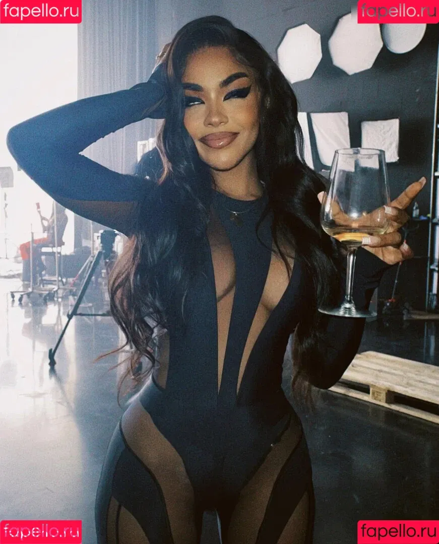 Alicia Awa Onlyfans Photo Gallery 