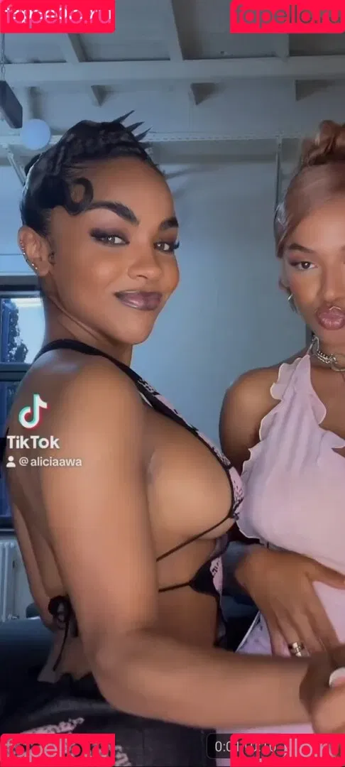 Alicia Awa Onlyfans Photo Gallery 