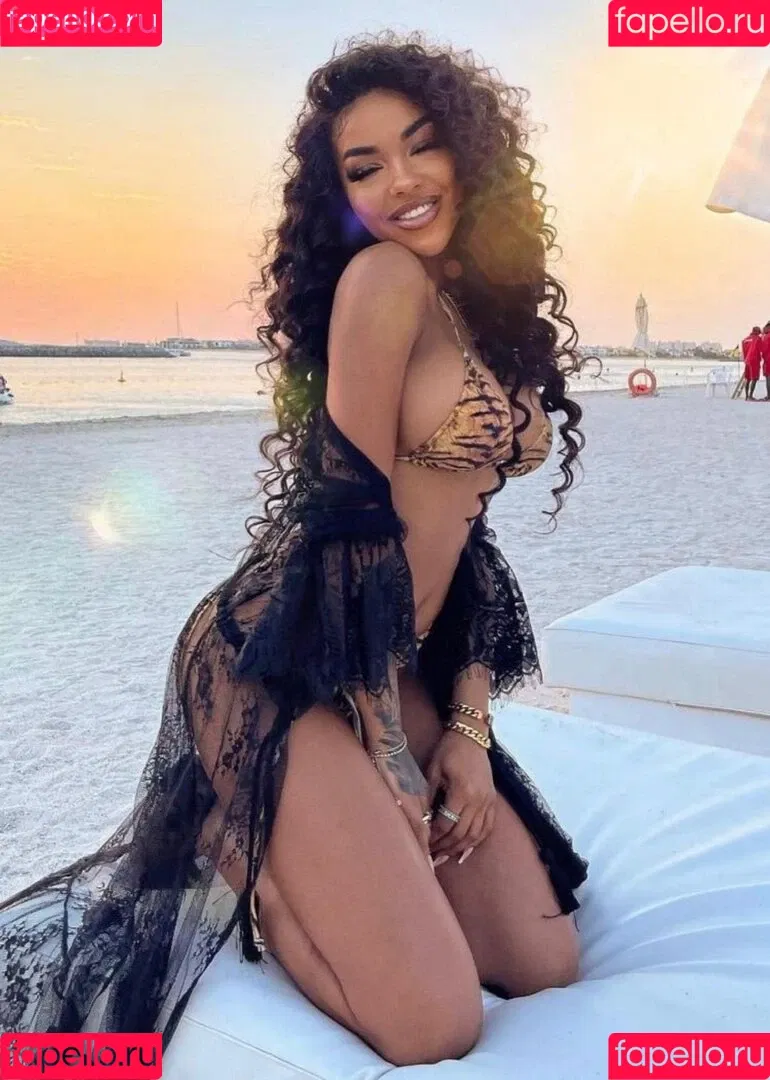 Alicia Awa Onlyfans Photo Gallery 